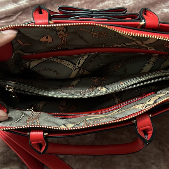 Red Handbag - Picture 3 of 5